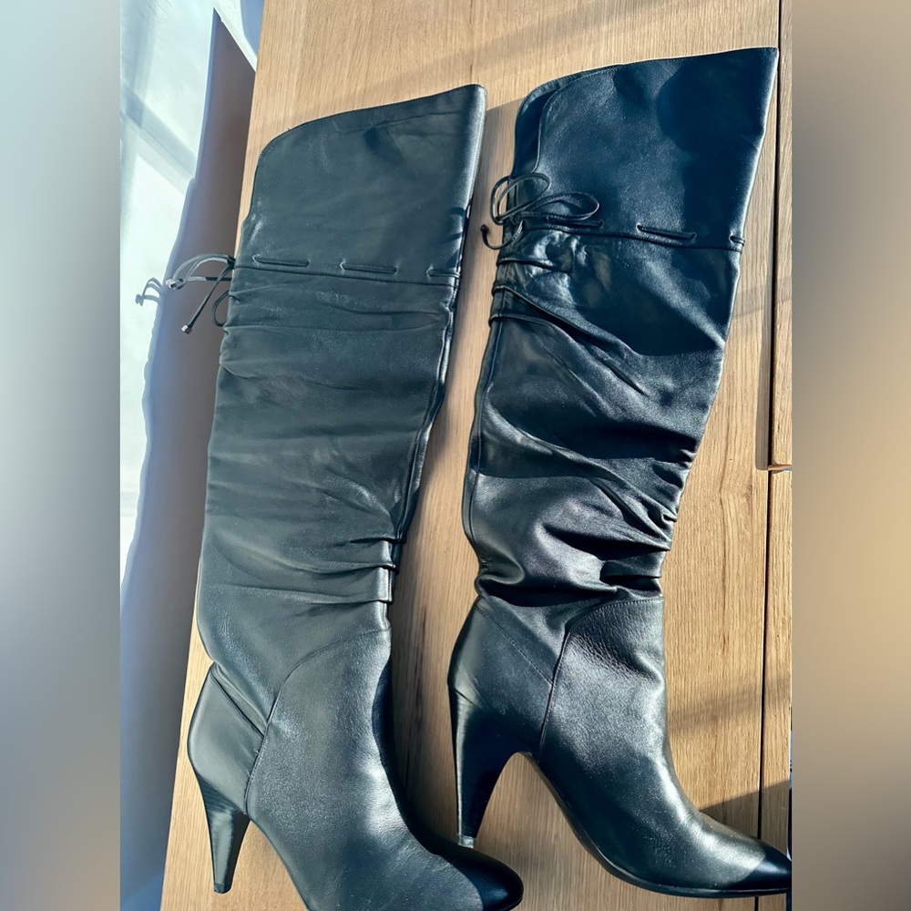 Guess “Revenge” tall black boots